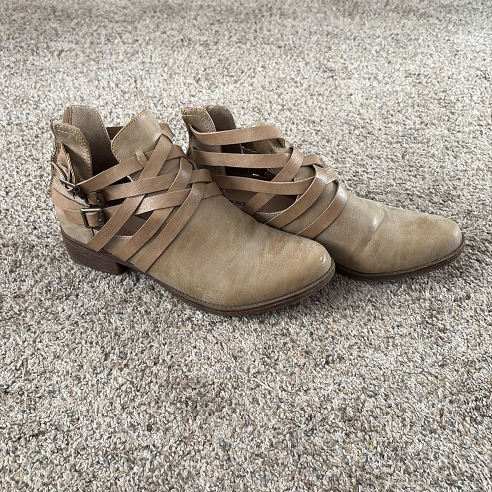 Women’s Ankle Booties